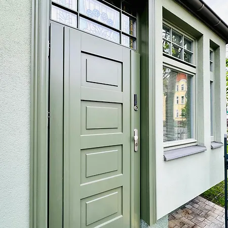Evergreen House Apartment *