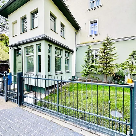 Evergreen House Apartment *