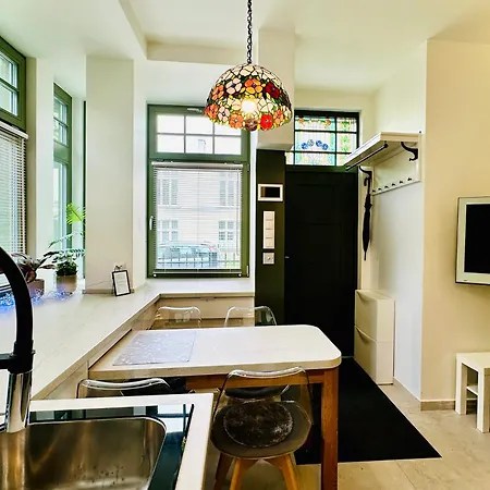 Evergreen House Apartment