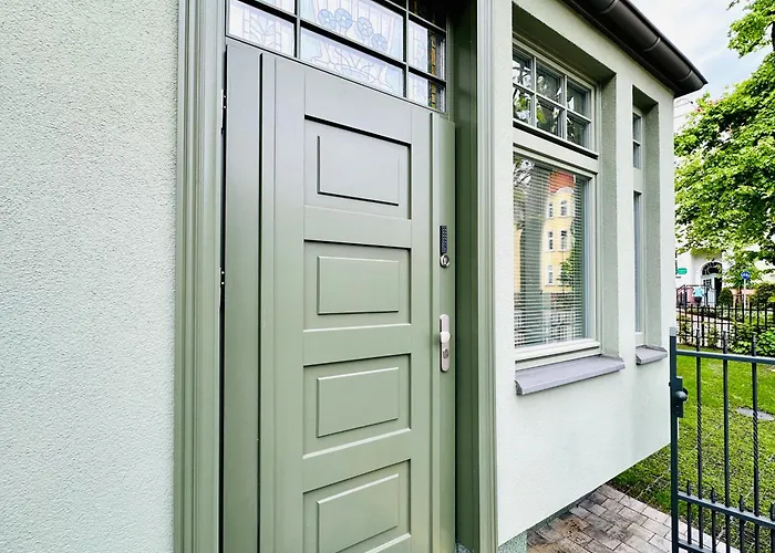 Evergreen House Apartment *